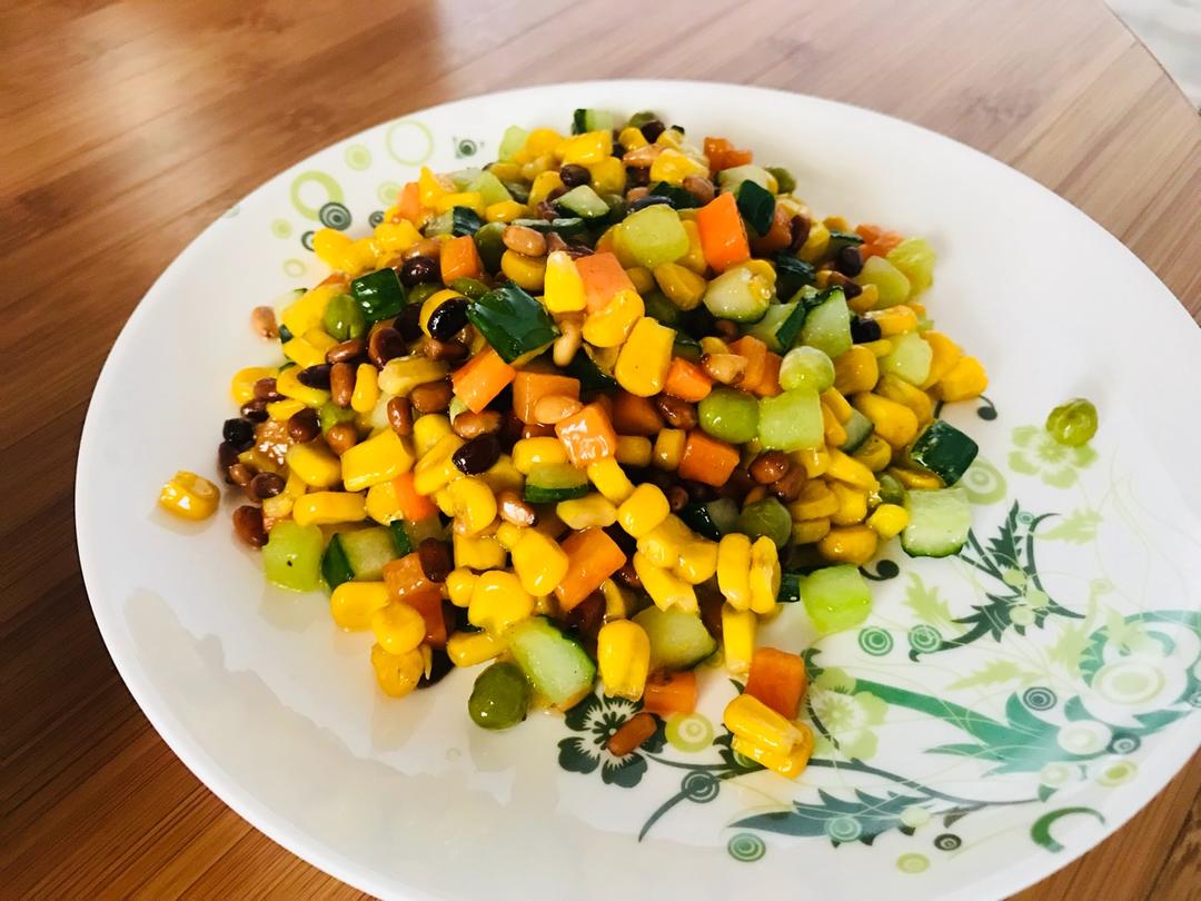 营养素食松仁玉米