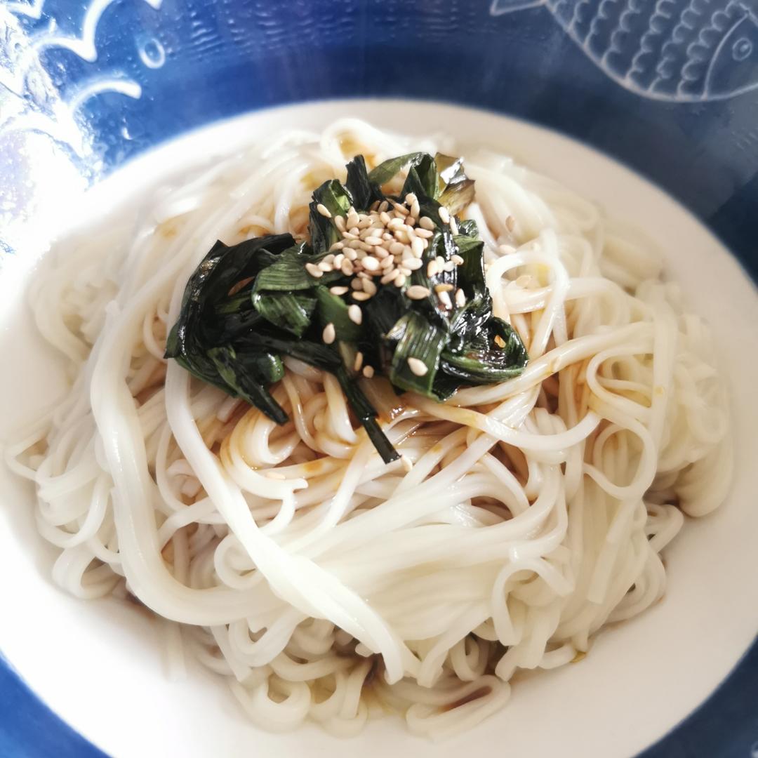 10分钟搞定的一碗葱油拌面