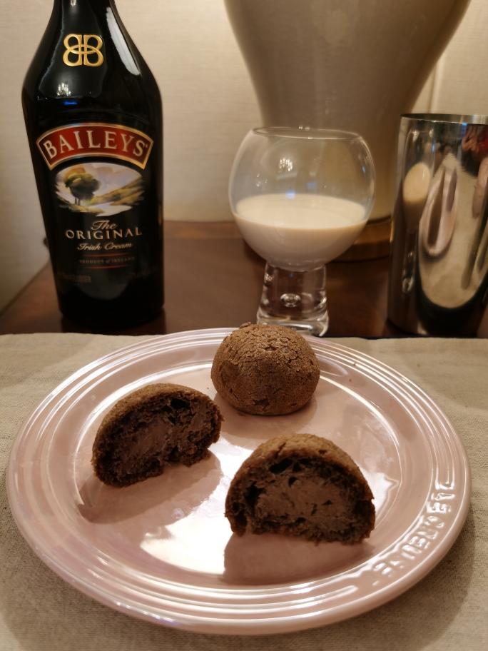 晚安奶香小甜酒：百利甜牛奶