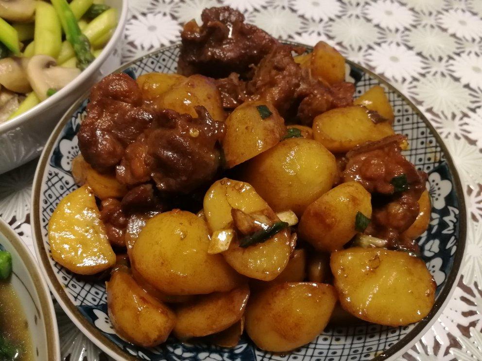 土豆烧排骨