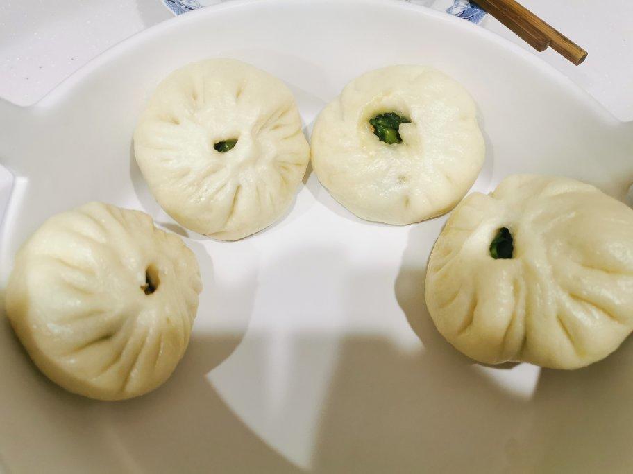 松软多汁的肉包子