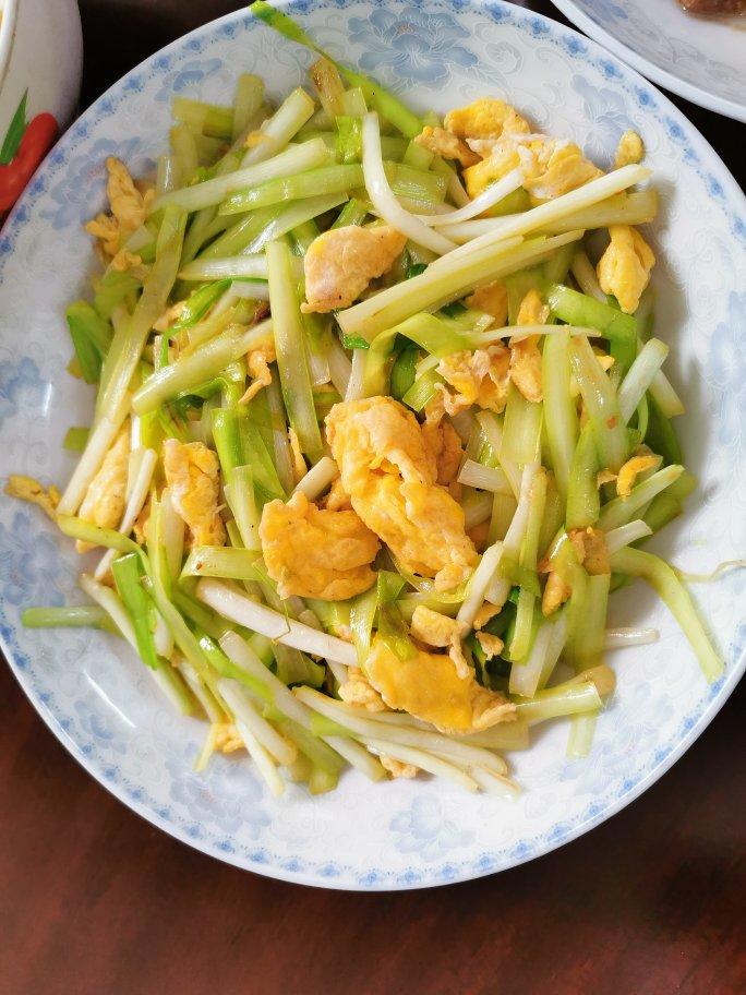 蒜苗炒鸡蛋