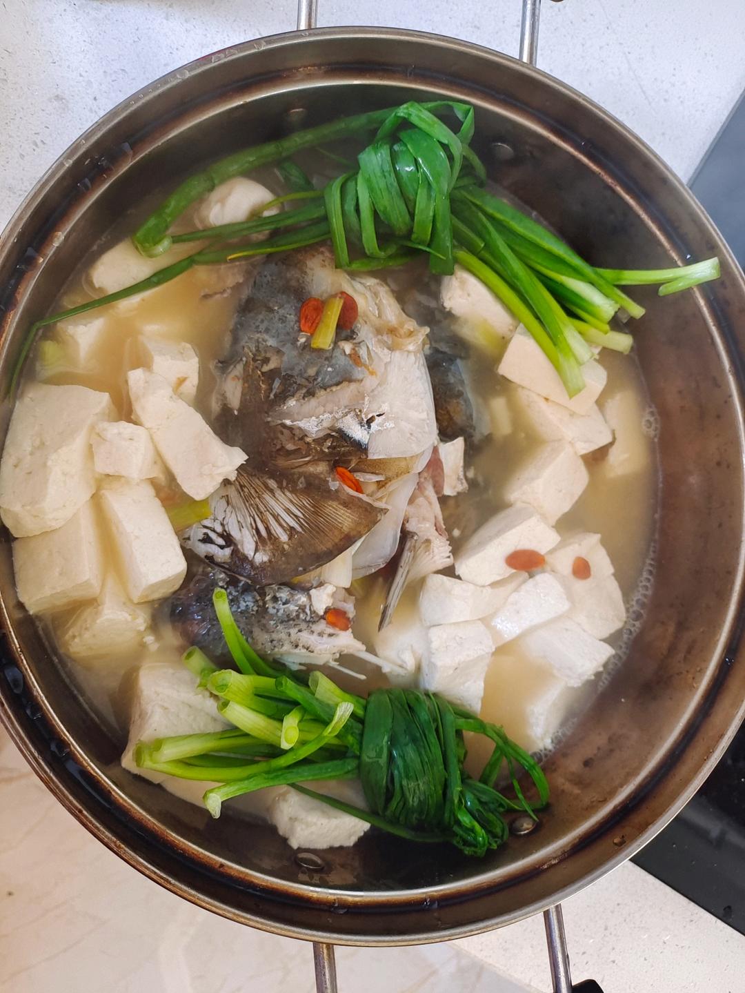 鱼头豆腐汤