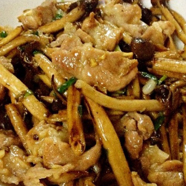 茶树菇炒肉片
