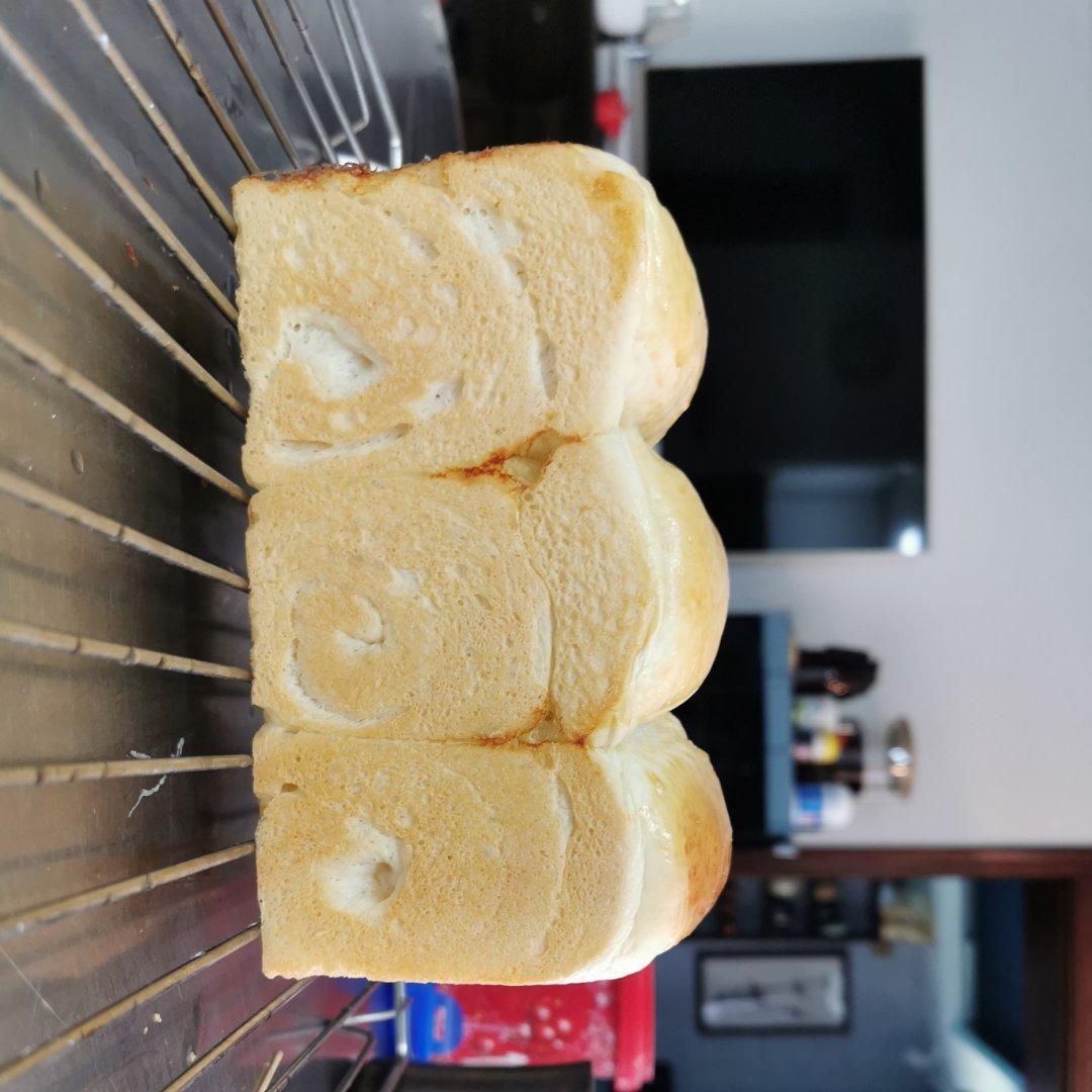 极简鲜奶吐司