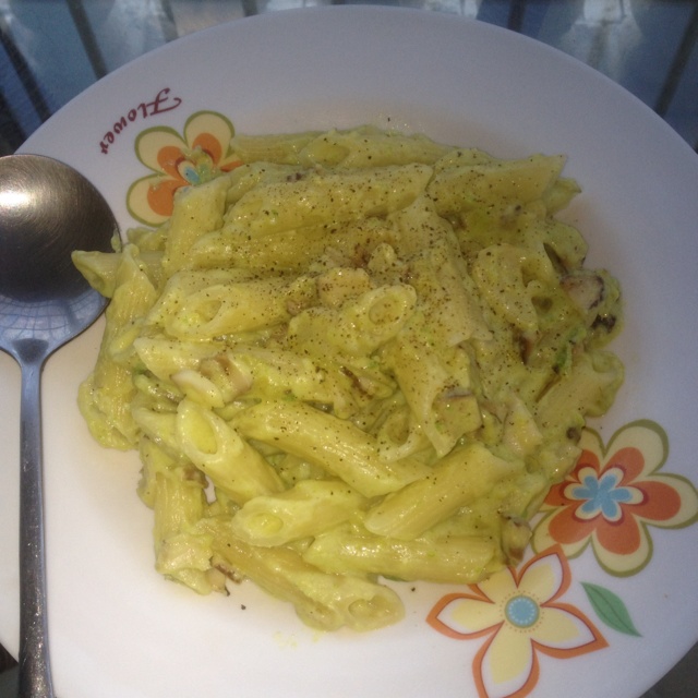 小清新牛油果火腿意面