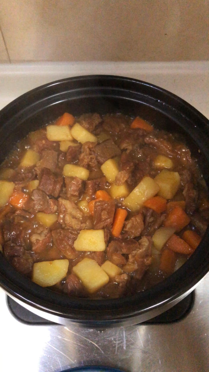 土豆焖牛腩