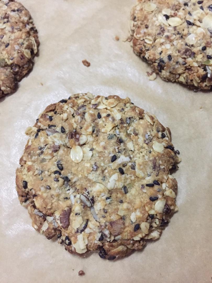素食:有机燕麦芝麻大饼干