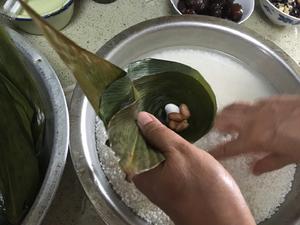 金丝小枣蜜豆粽子的做法 步骤5