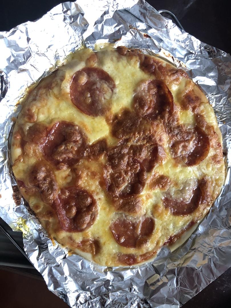 萨拉米薄底披萨 Salami Pizza