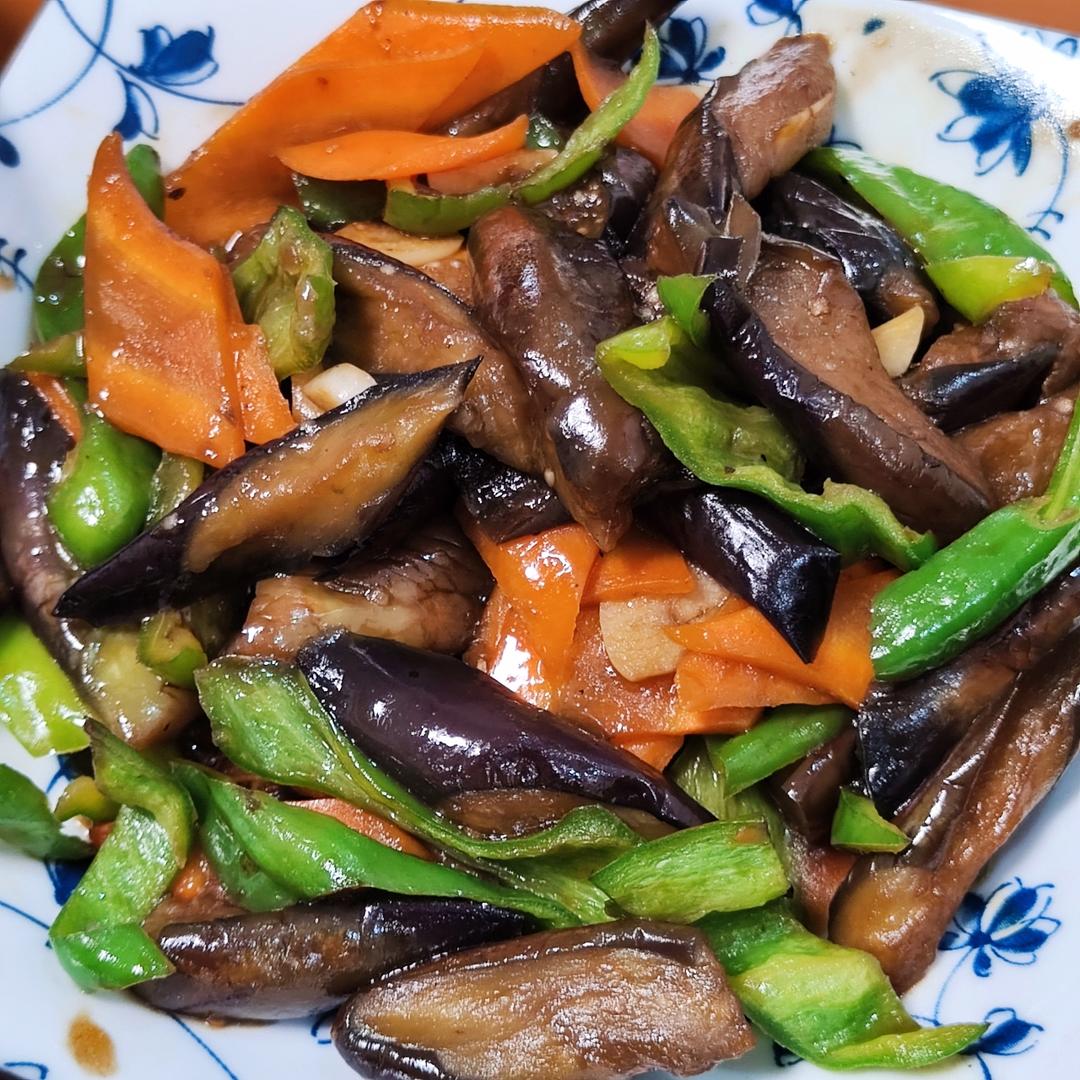 不用炸不吸油，咸香入味三分的红烧茄子