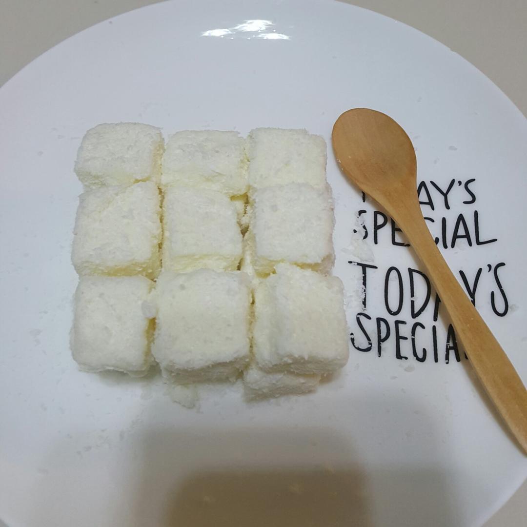 完胜85度C牛奶椰丝小方
