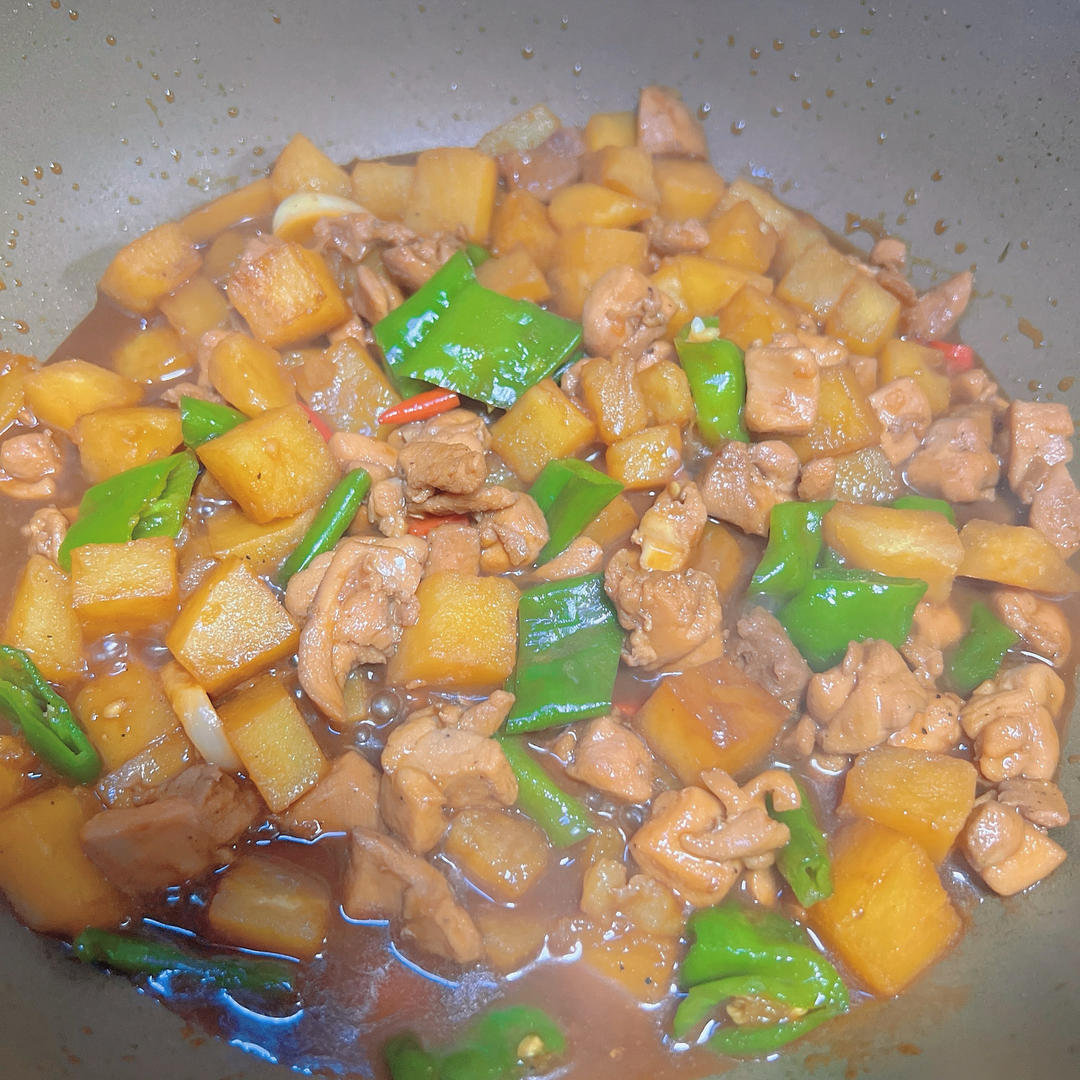 土豆烧鸡腿肉