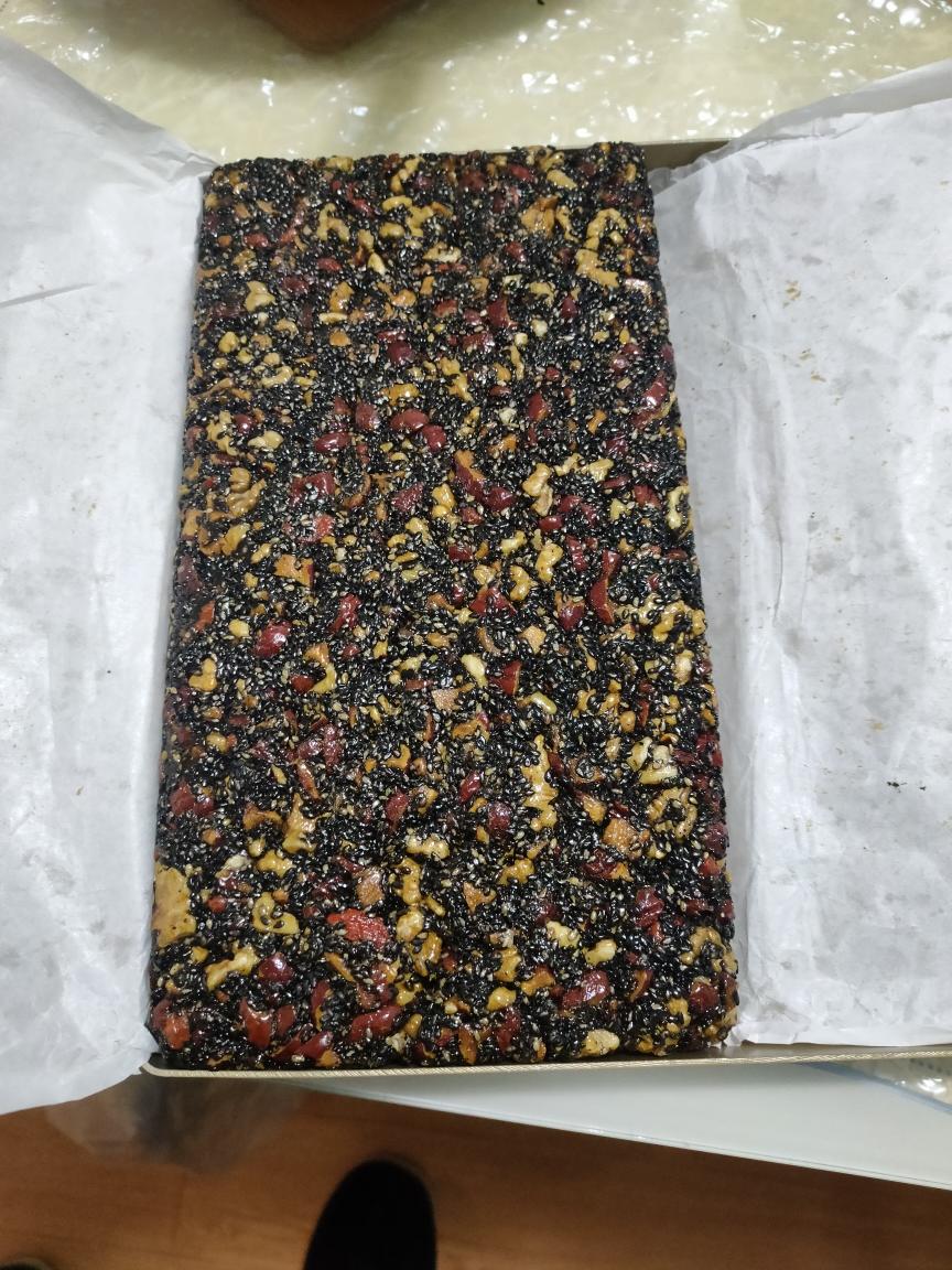 黑芝麻核桃红枣枸杞糕的做法