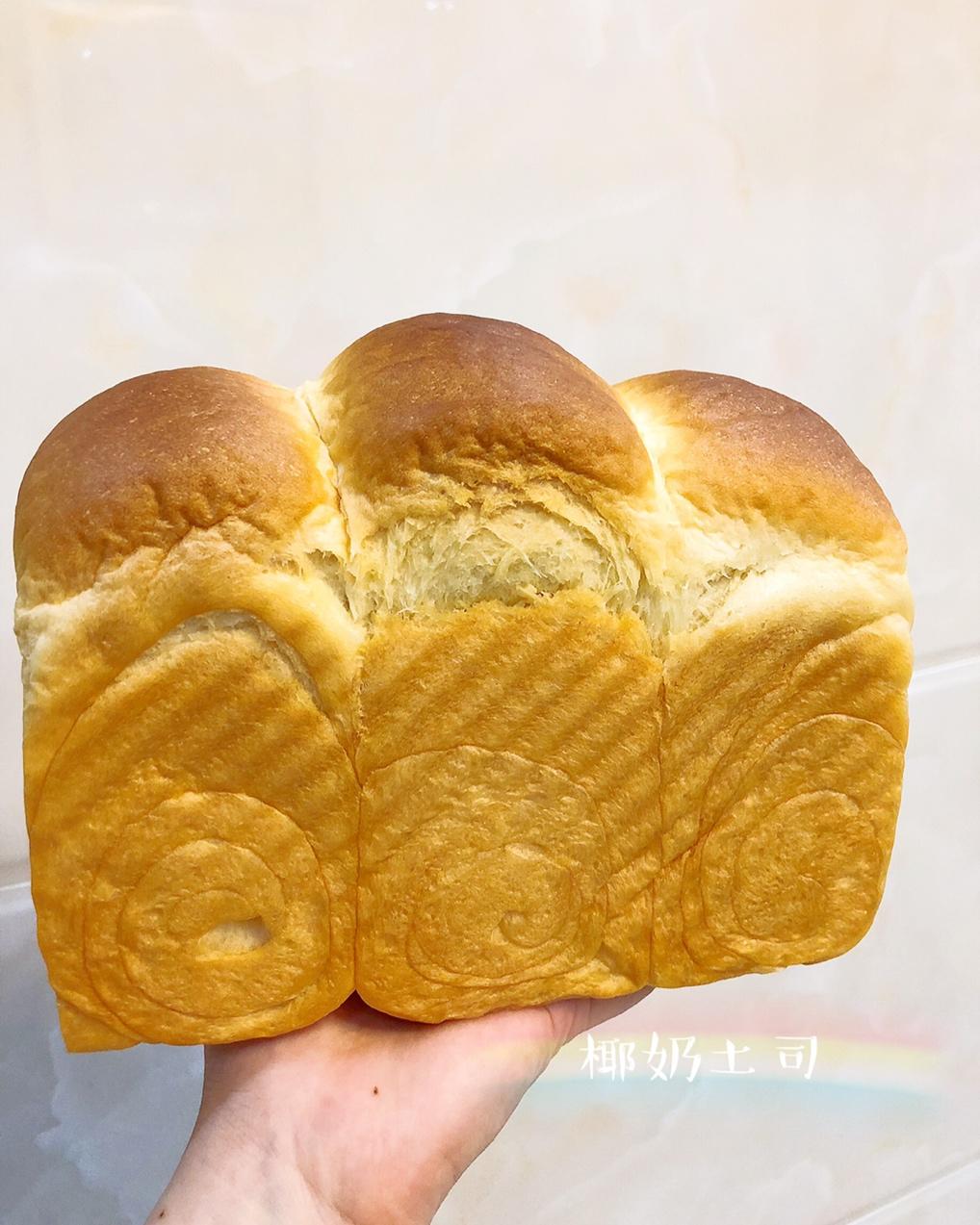 椰奶吐司
