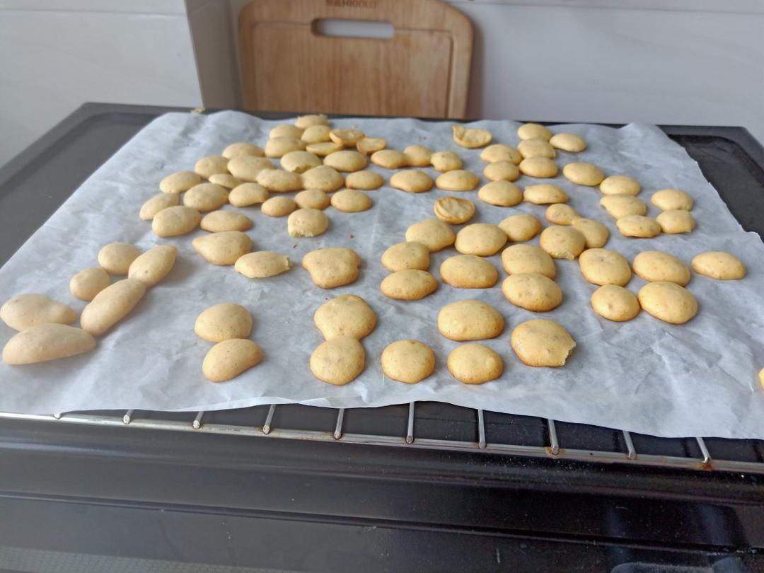 简便的鸡蛋饼干，特别适合小孩子吃