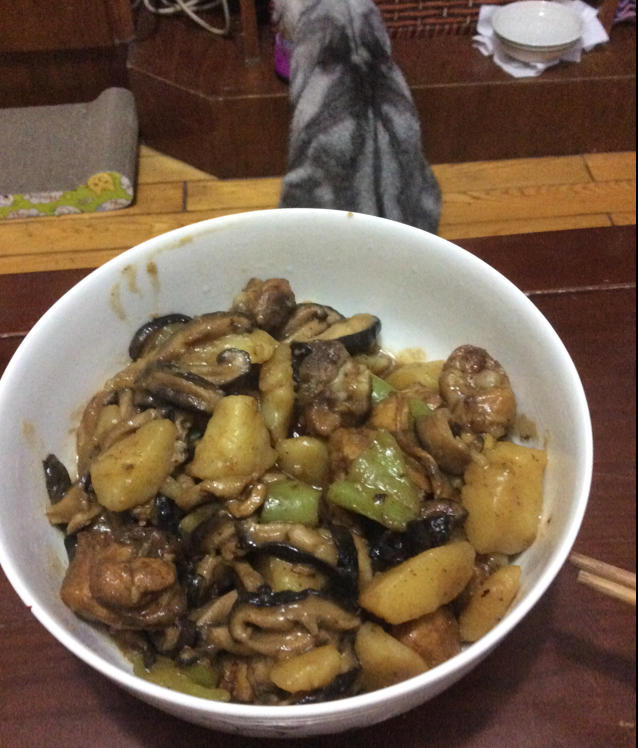 香菇鸡肉炖土豆