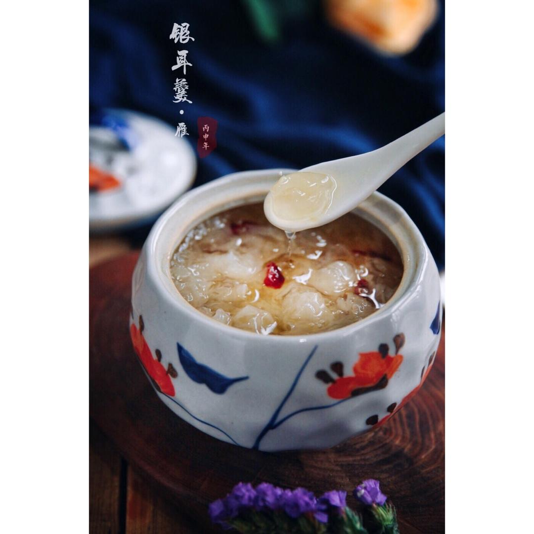 妈妈的一碗银耳羹（高压锅版蔓越莓桃胶皂角米银耳羹）