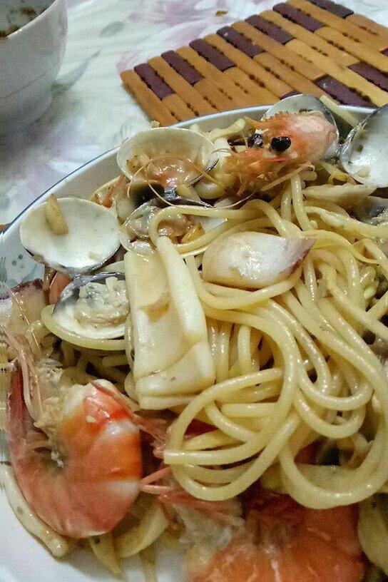 蒜香海鲜意大利面