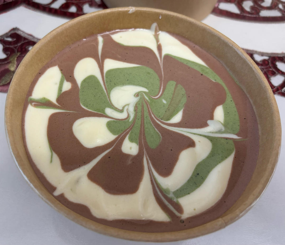 六寸原味炫彩戚风蛋糕