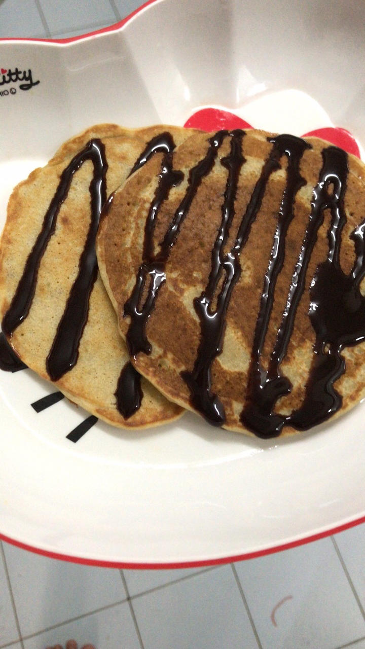 【减脂早餐】无油香蕉松饼（超简单）