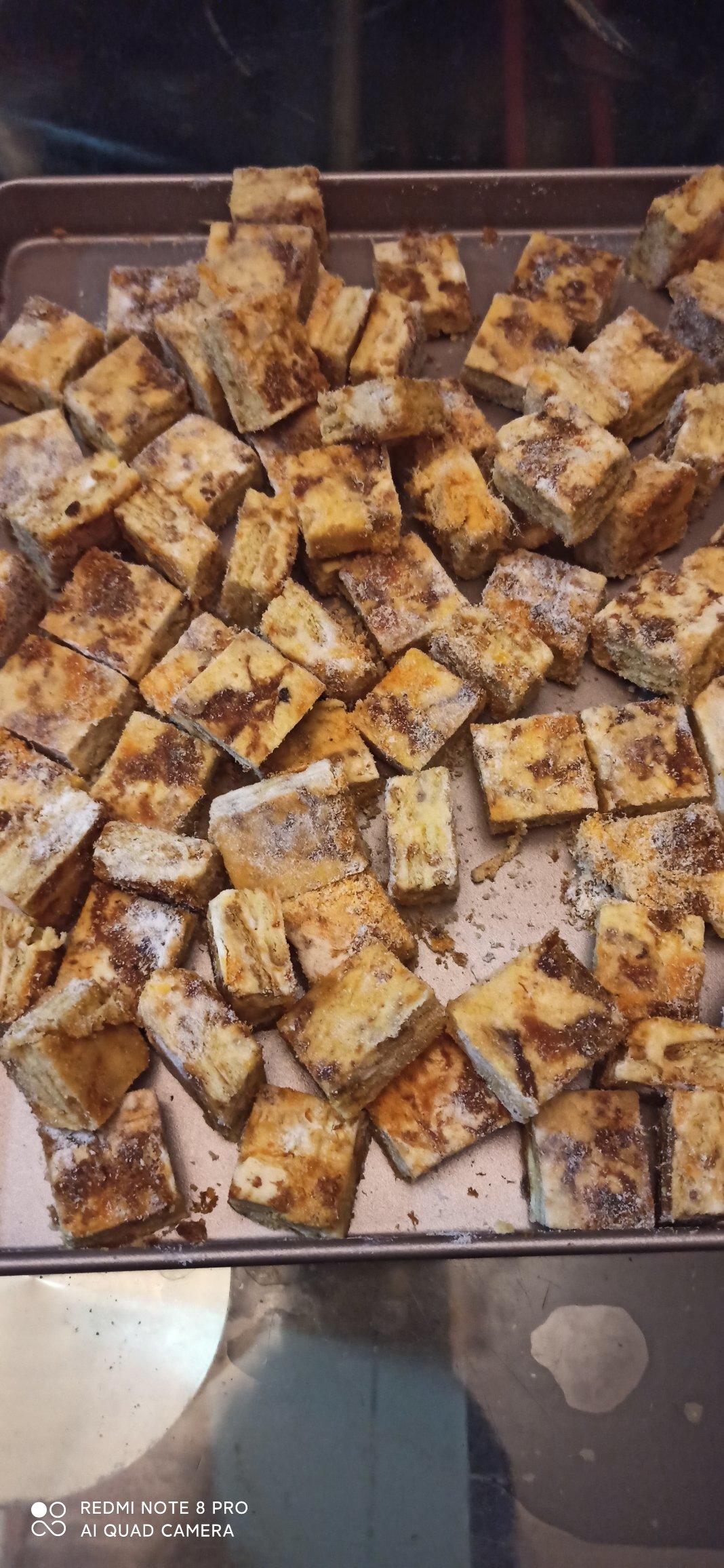 咸蛋黄肉松雪花酥