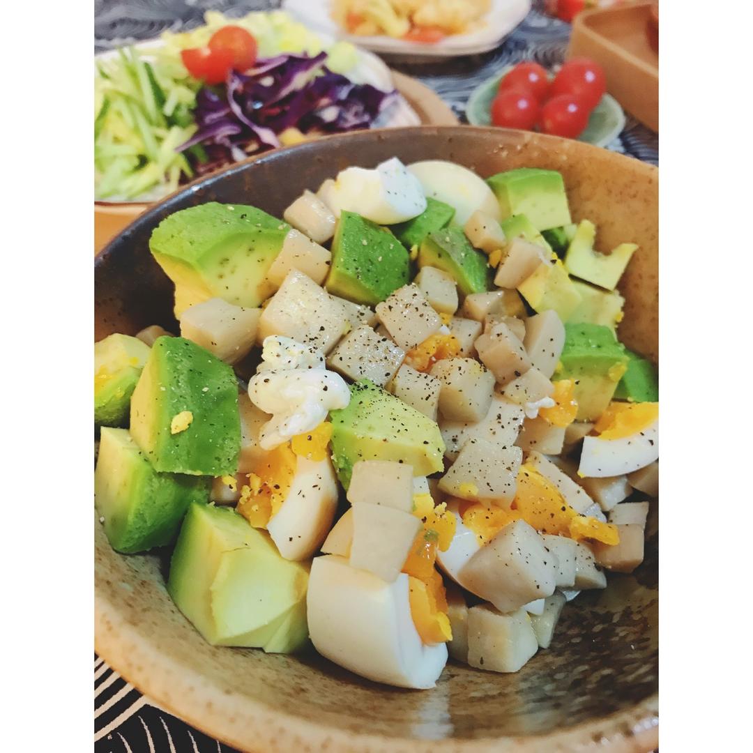 溏心蛋拌杏鲍菇。