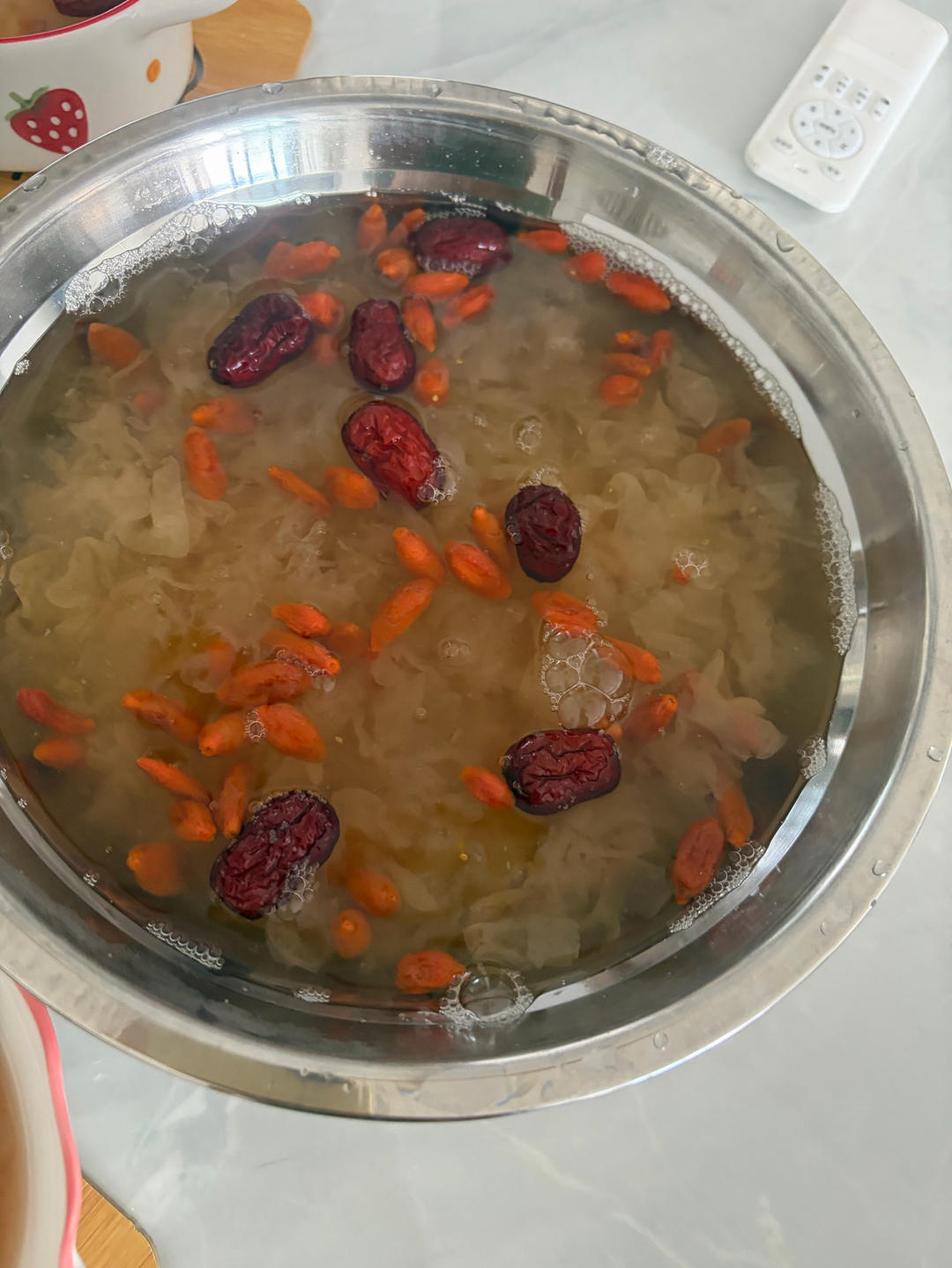 红枣枸杞银耳汤(高压锅)
