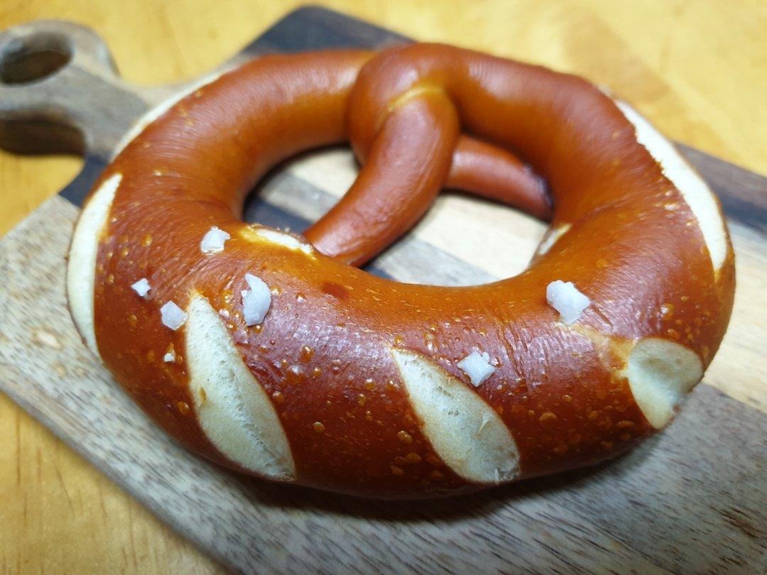 哈喽~面包你好！巴伐利亚碱水面包