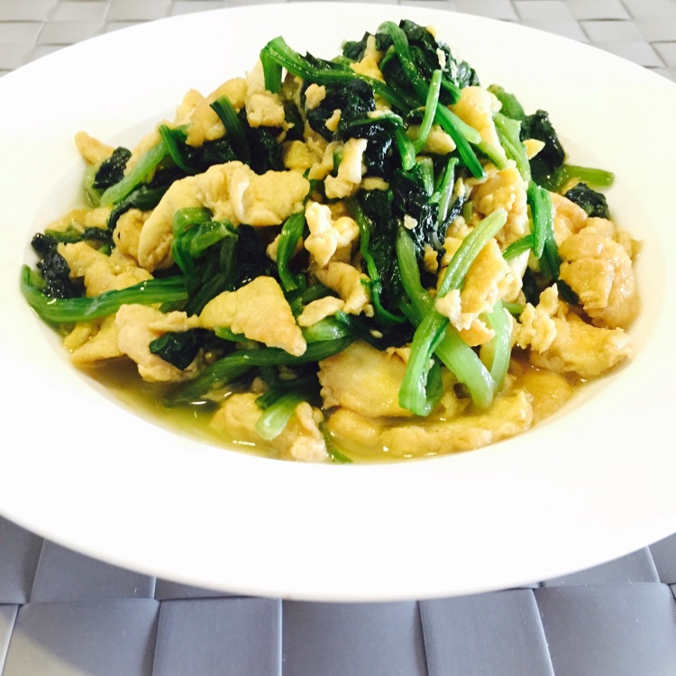 菠菜炒鸡蛋