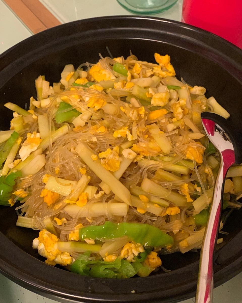 创意十足🤣“鸡蛋竹笋炒粉丝”