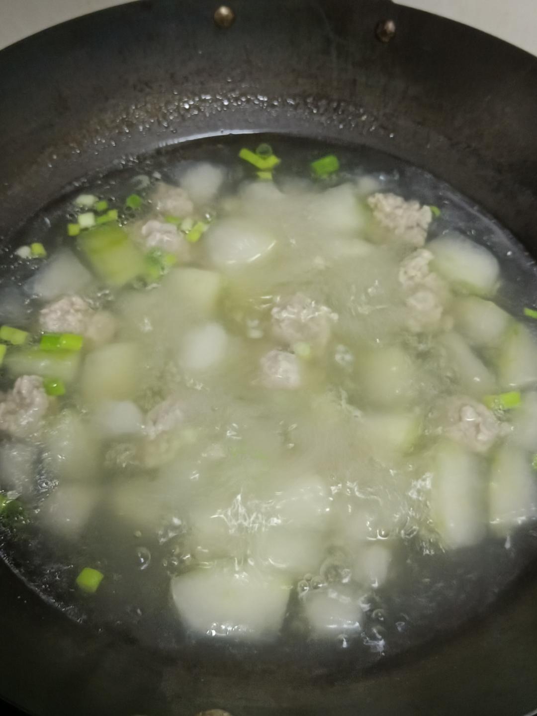 巨鲜美的冬瓜丸子汤