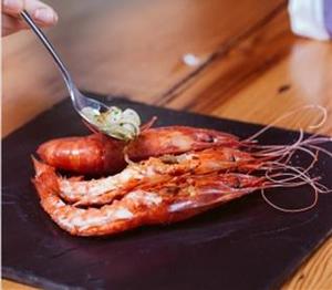盐焗西班牙绯红虾的做法 步骤5