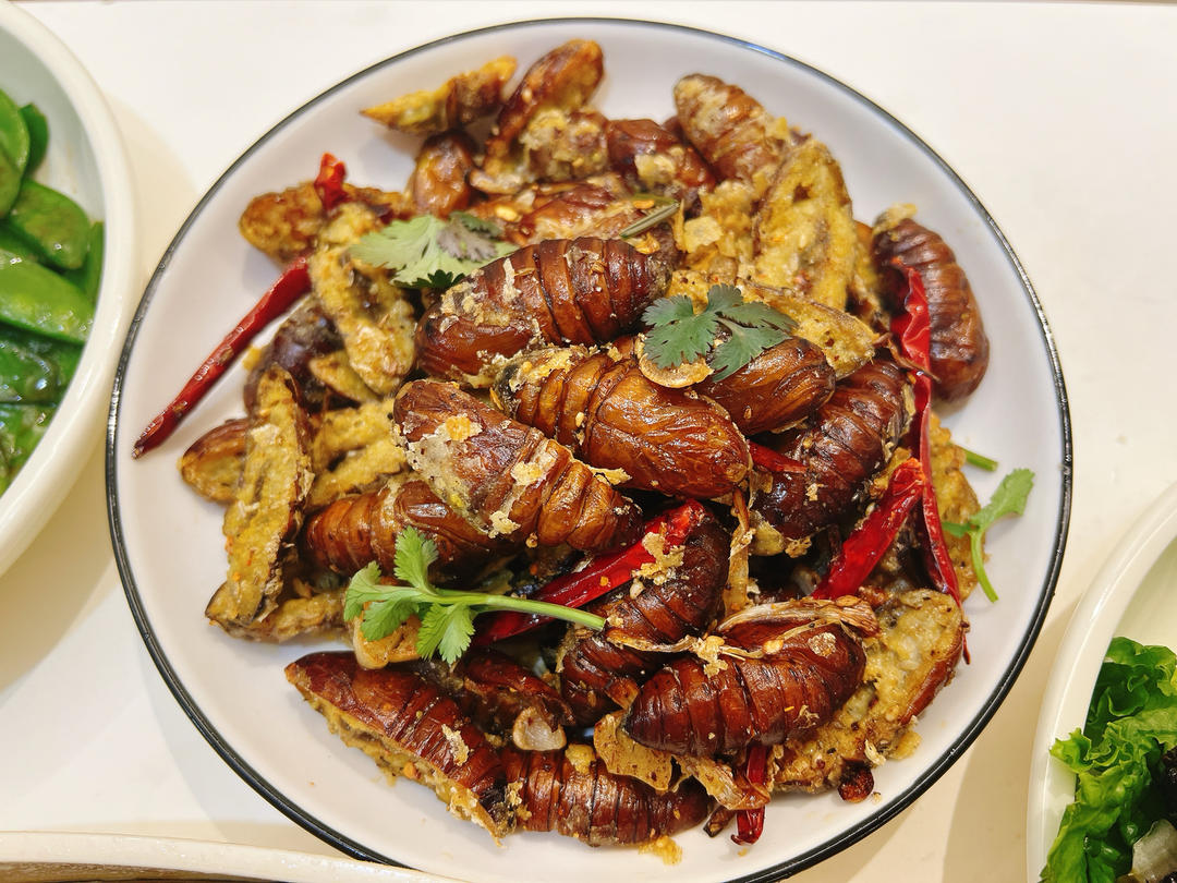 超好吃的干煸蚕蛹