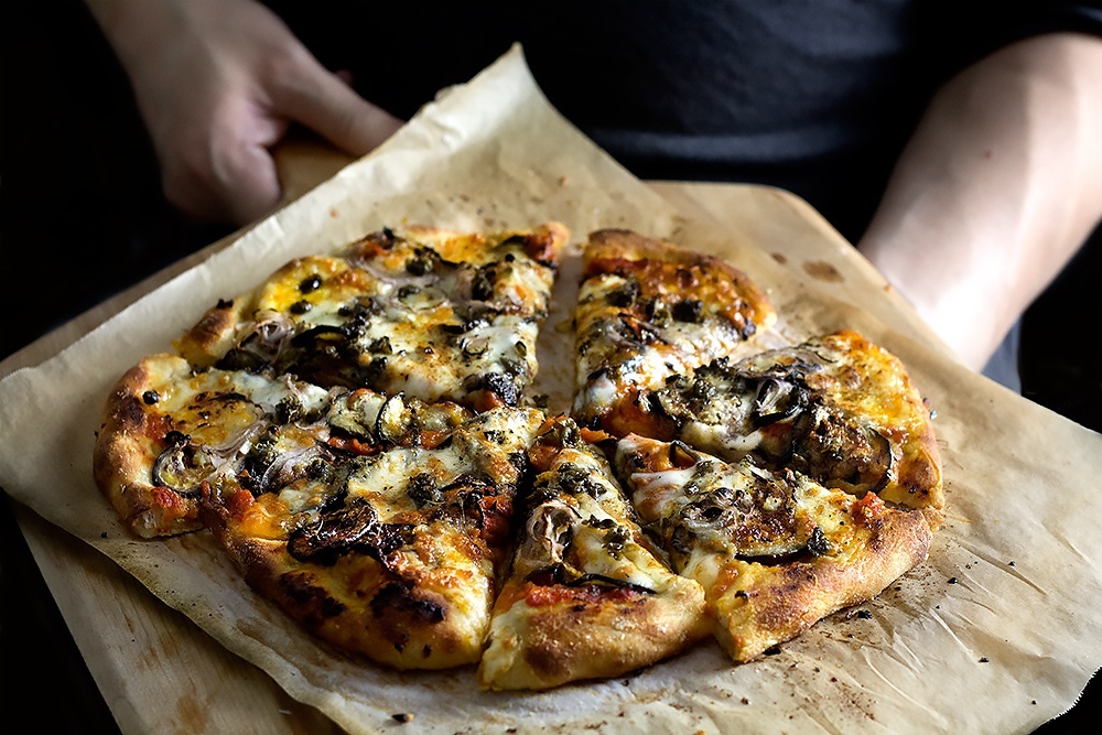 茄子帕玛森干酪披萨（附披萨酱做法）的做法