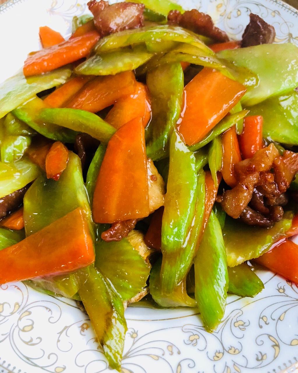 莴笋炒肉片