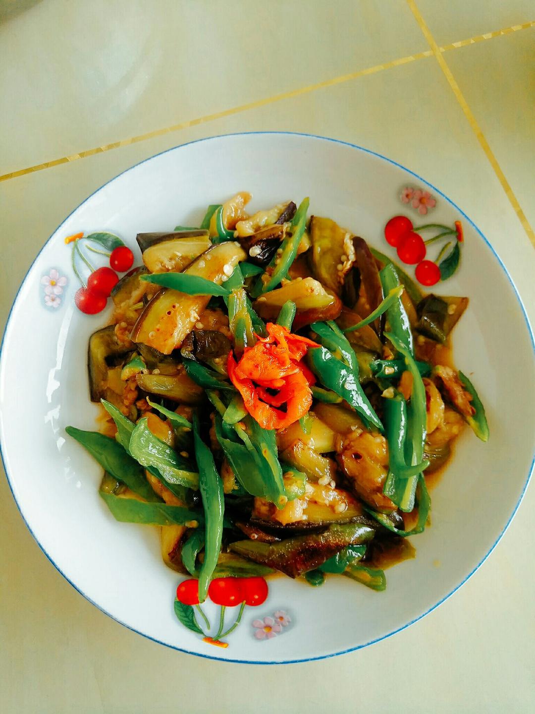 me麻花做的青椒炒茄子