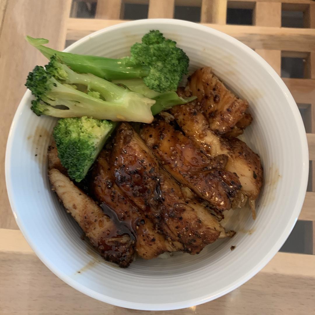 蜜汁照烧鸡肉饭
