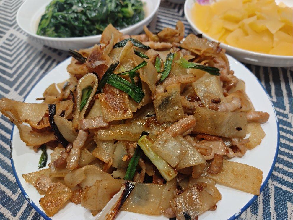腊肉炒枯豆丝