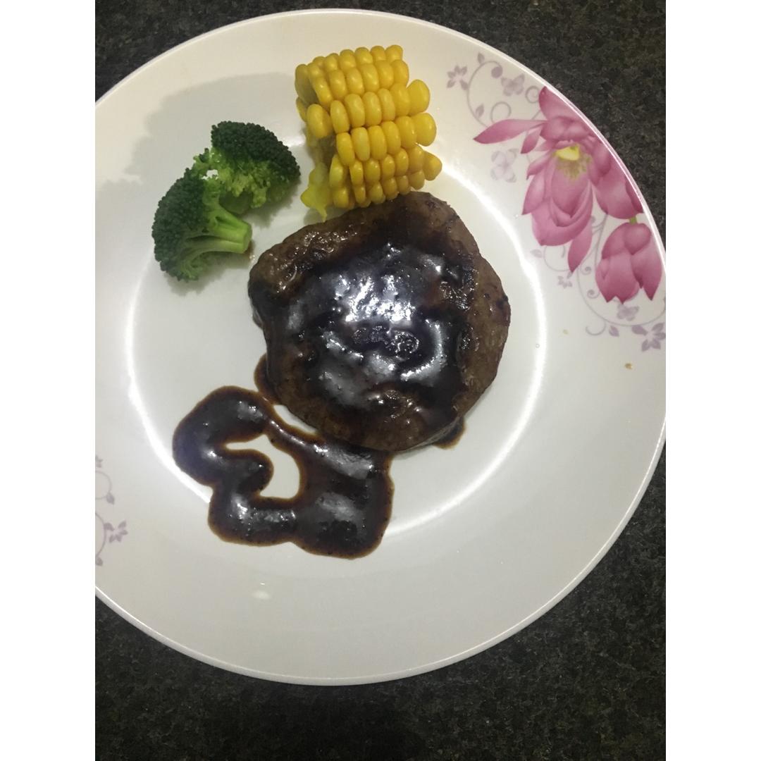黑椒牛排（配土豆/鸡蛋，意面/蔬菜）