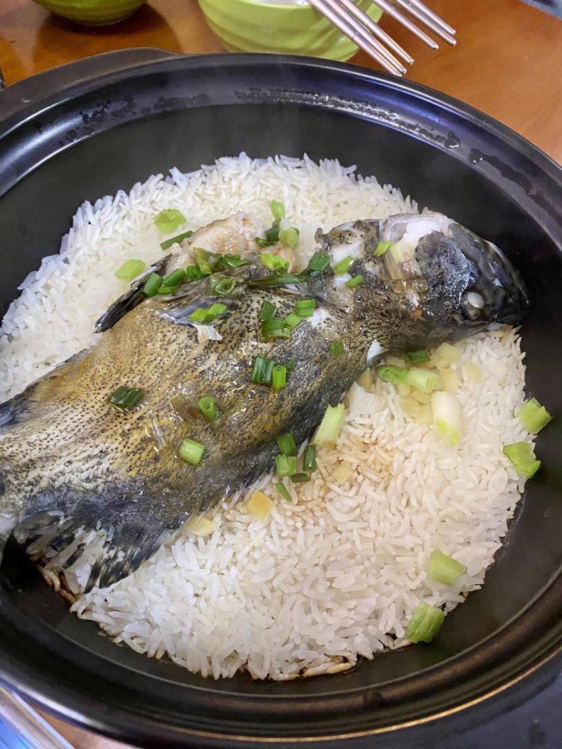 oliviacho做的鲜鱼煲仔饭