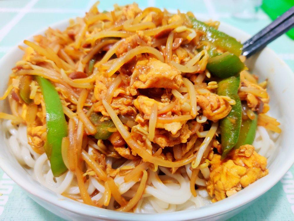 青椒鸡蛋炸酱面