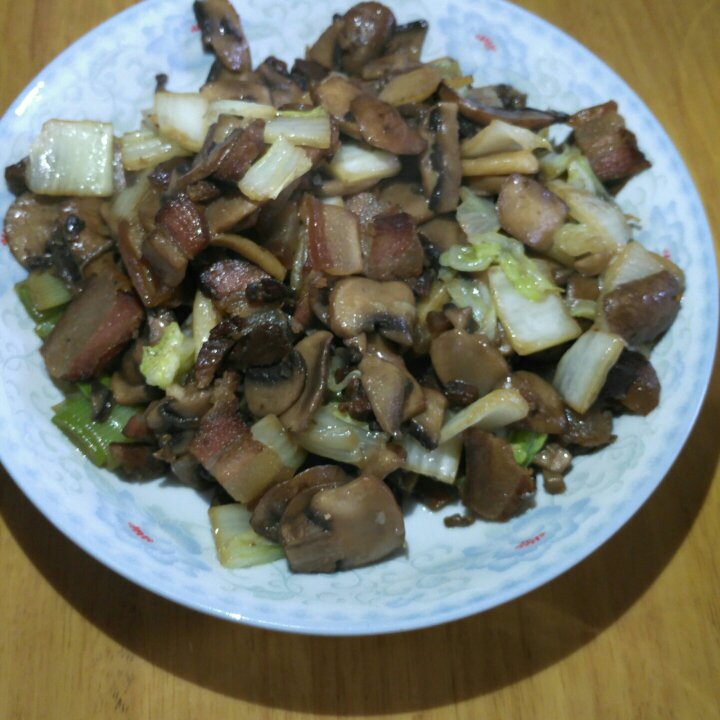 蘑菇炒腊肉