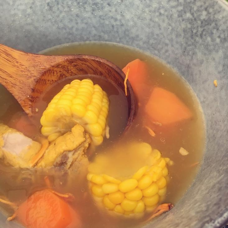 虫草花玉米排骨汤