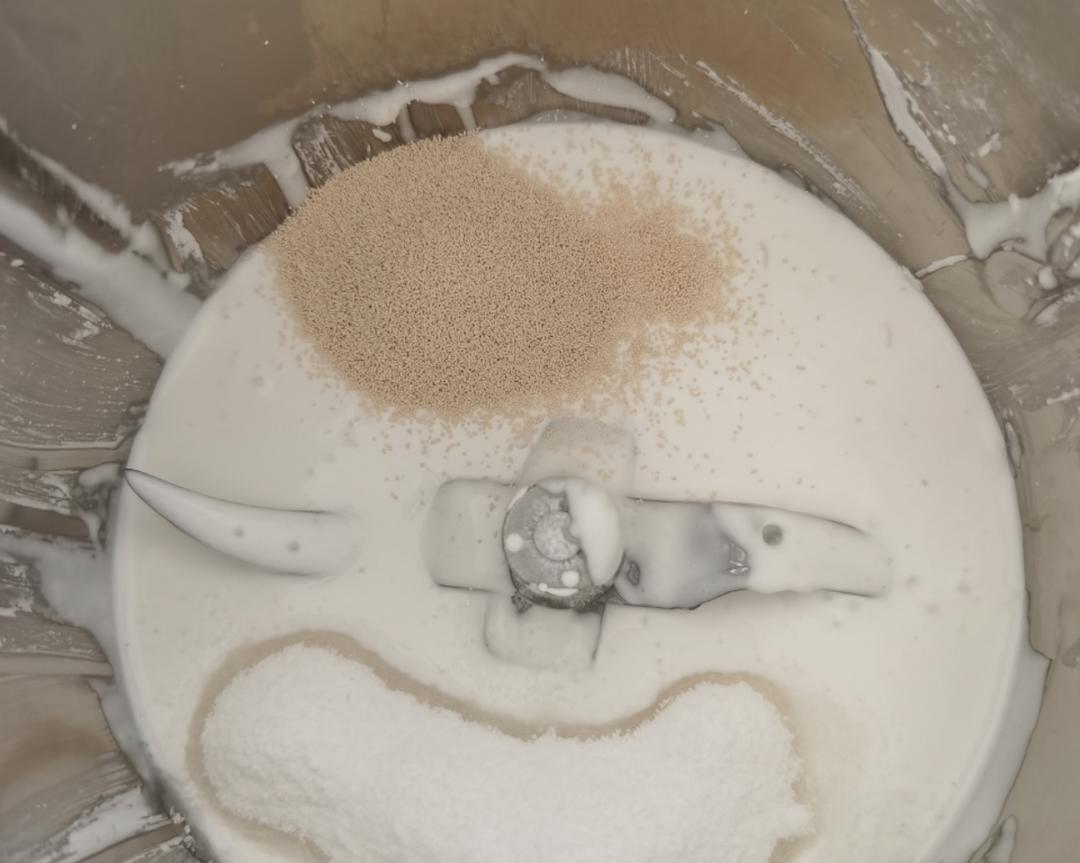 纯奶手撕吐司的做法 步骤1