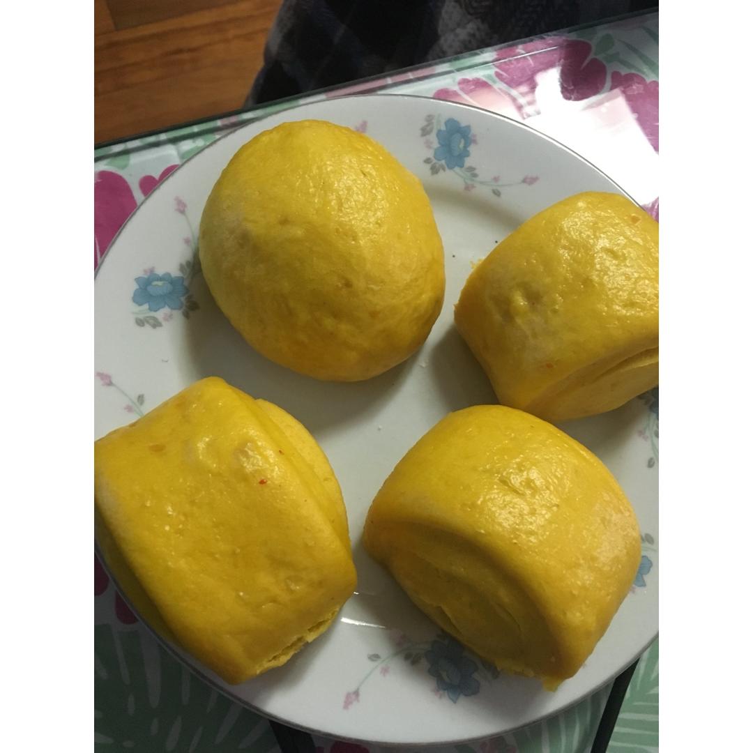 新手也可以--详解如何做出人见人爱、金黄的南瓜馒头