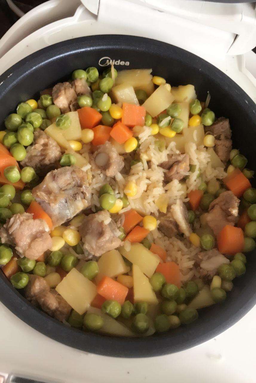 喷香排骨焖饭（爆好吃）