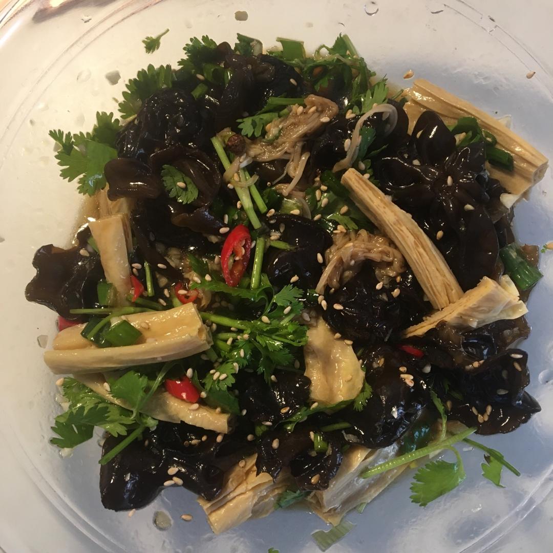 凉拌小木耳（万能酱汁）
