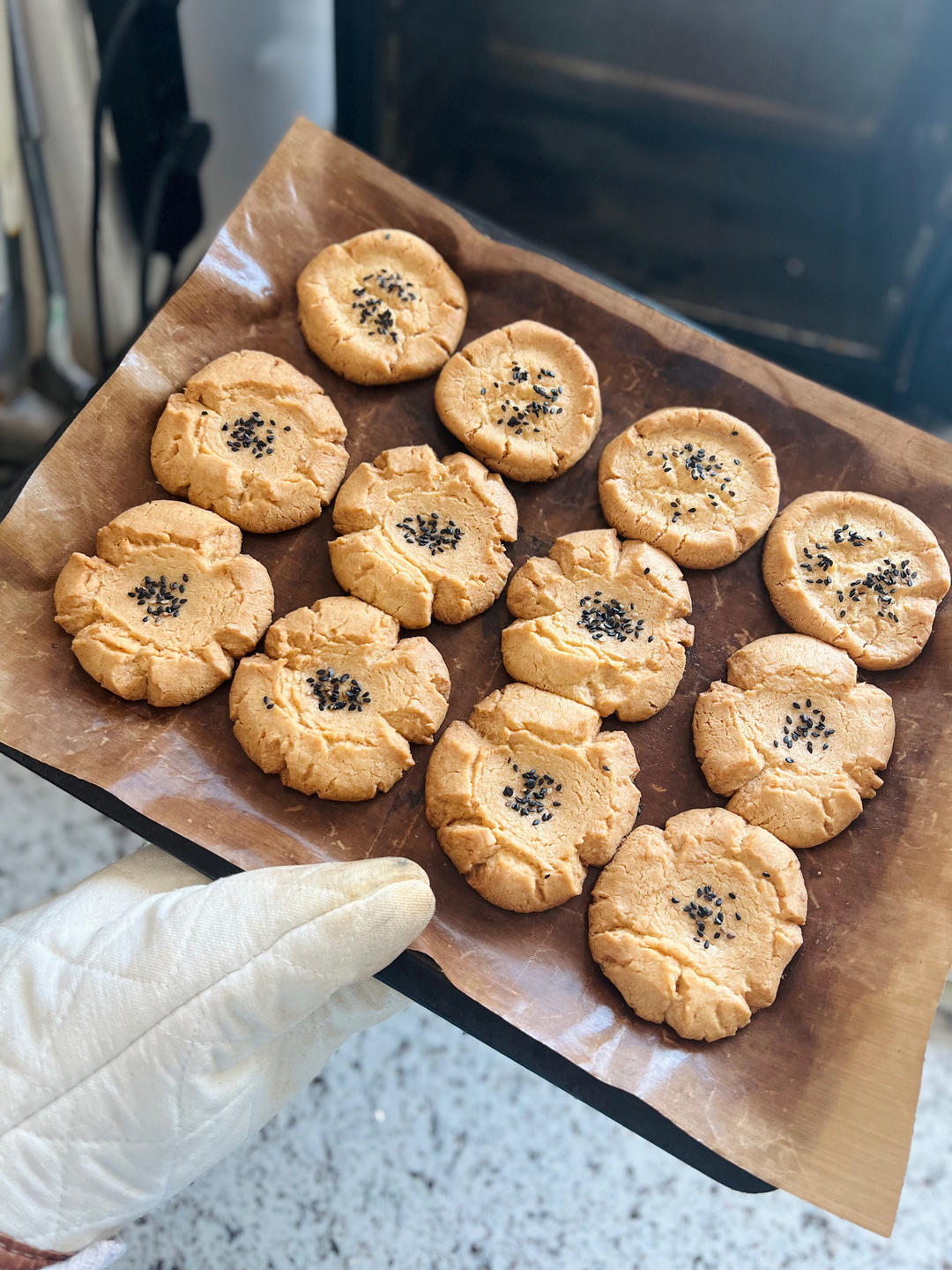 轻轻一按就碎掉的原味桃酥（不输猪油版）