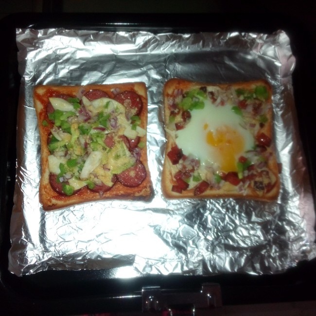 吐司太阳蛋披萨